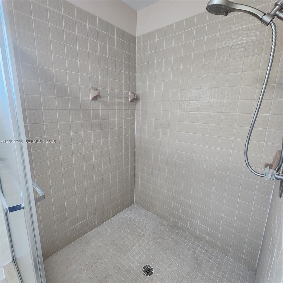 FLAMINGO GARDENS-PHASE TW - Residential Lease