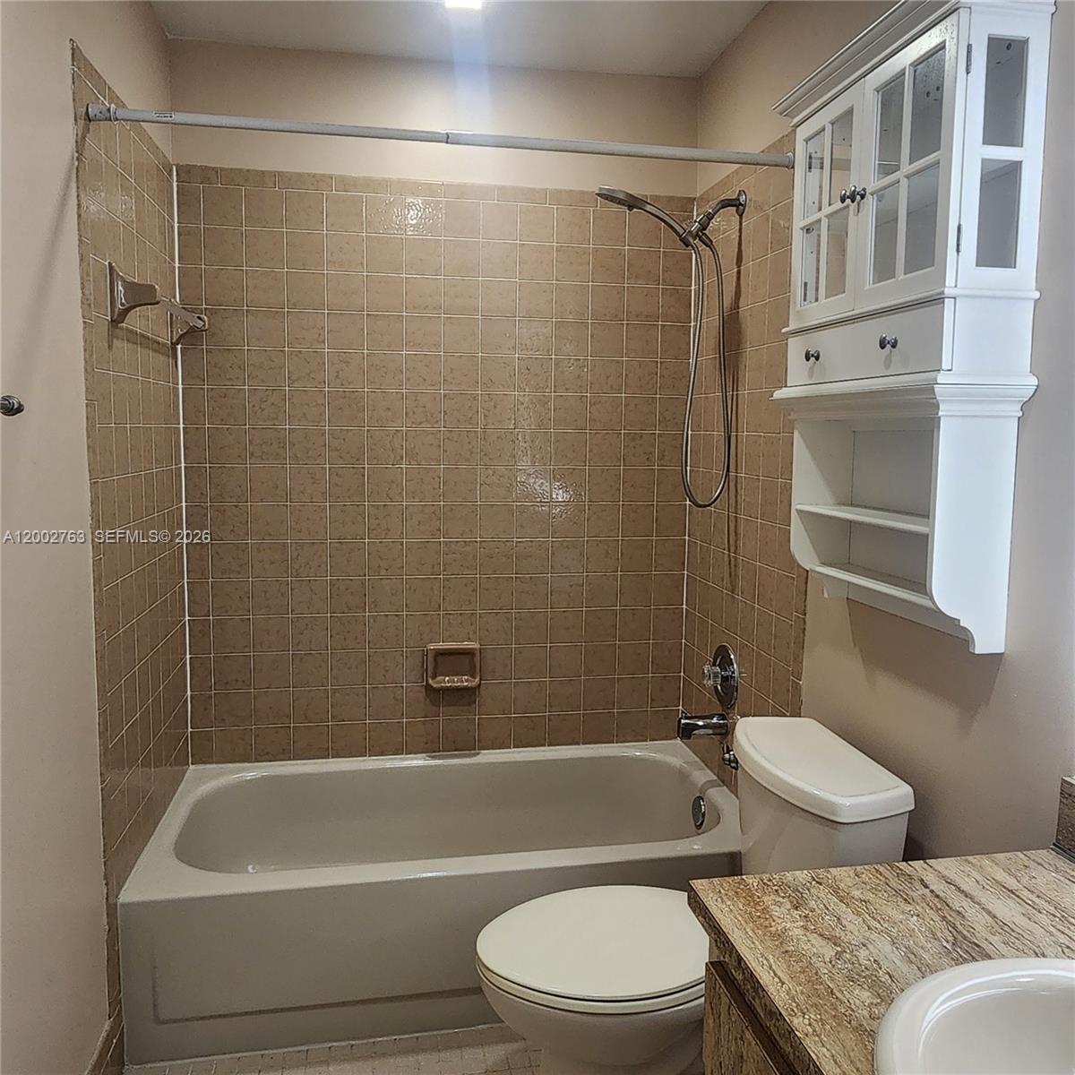 FLAMINGO GARDENS-PHASE TW - Residential Lease