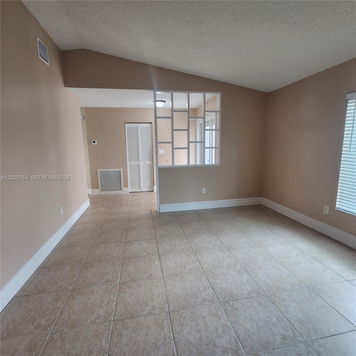 FLAMINGO GARDENS-PHASE TW - Residential Lease