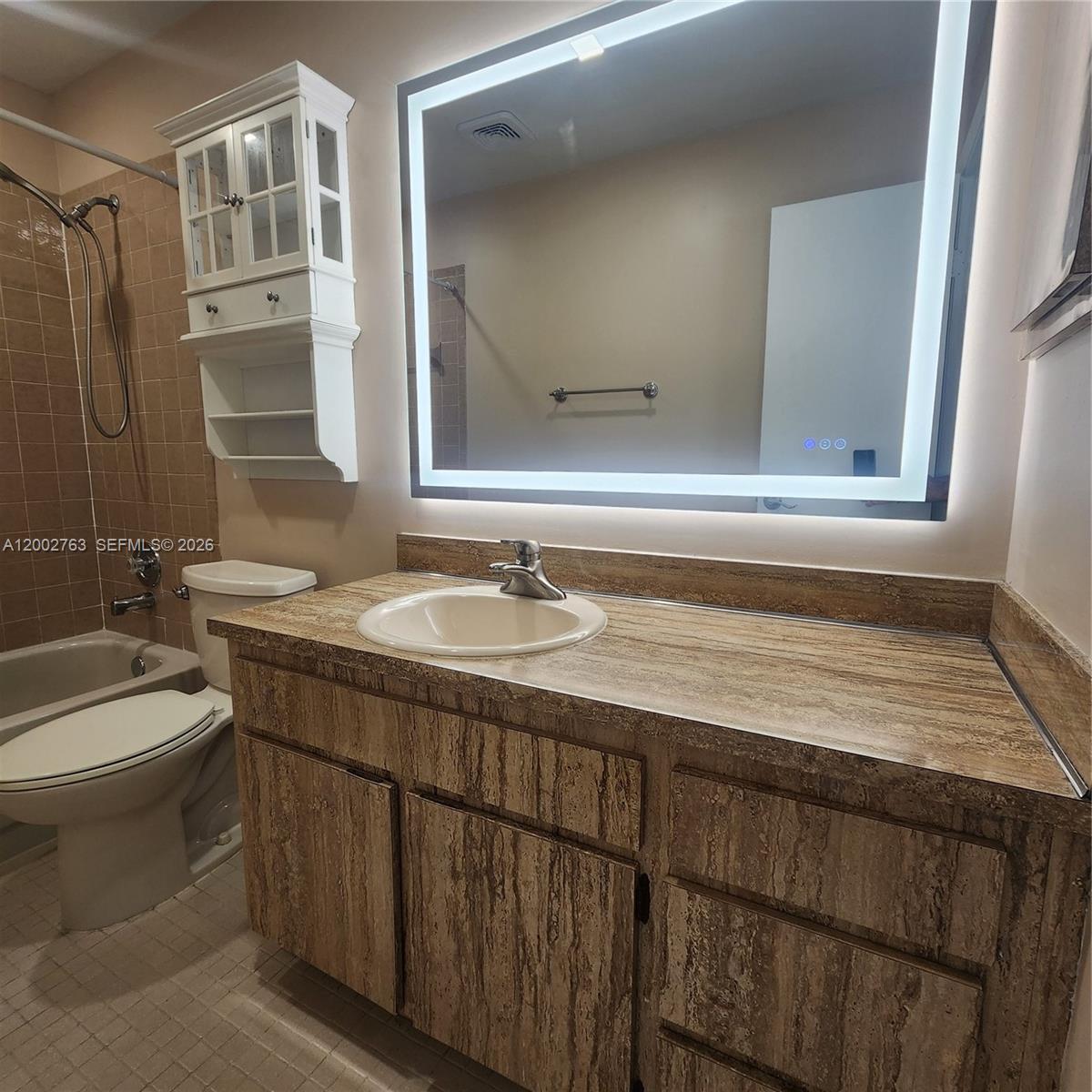 FLAMINGO GARDENS-PHASE TW - Residential Lease