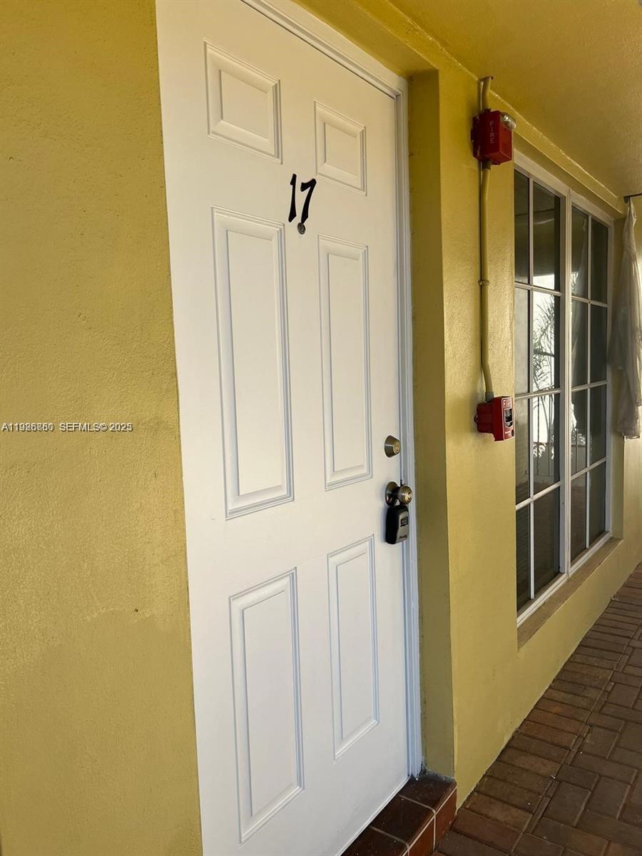 BEACH GARDEN CONDO - Residential Lease