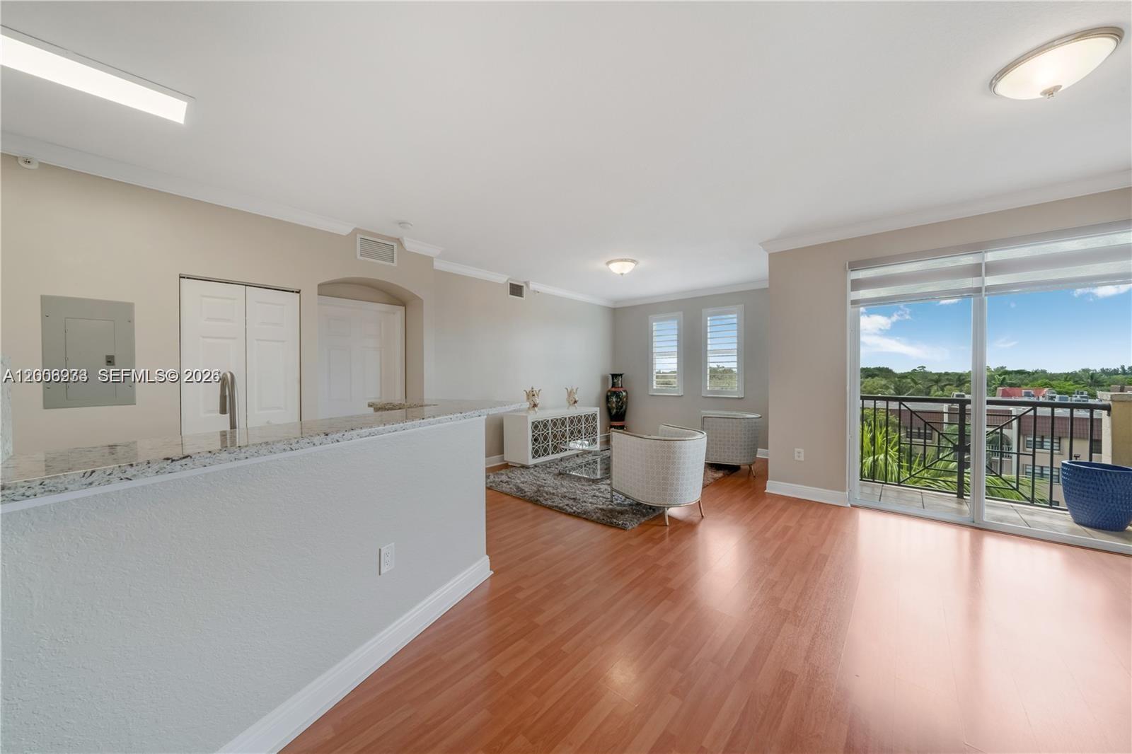 THE GRANDE CONDO - Residential