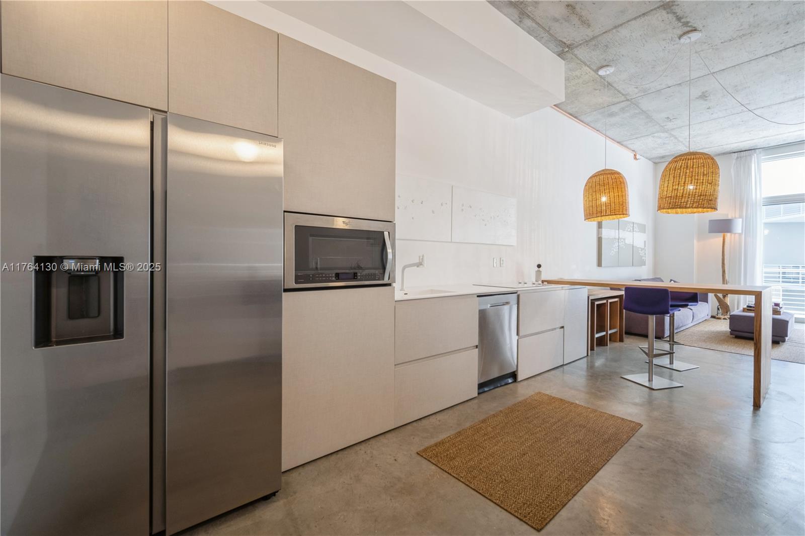 2001 Meridian Ave 512