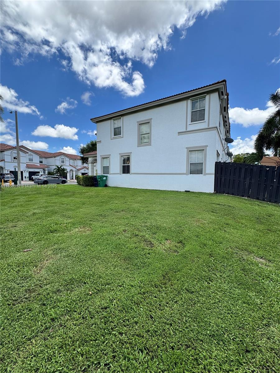 7886 NW 110th Ave