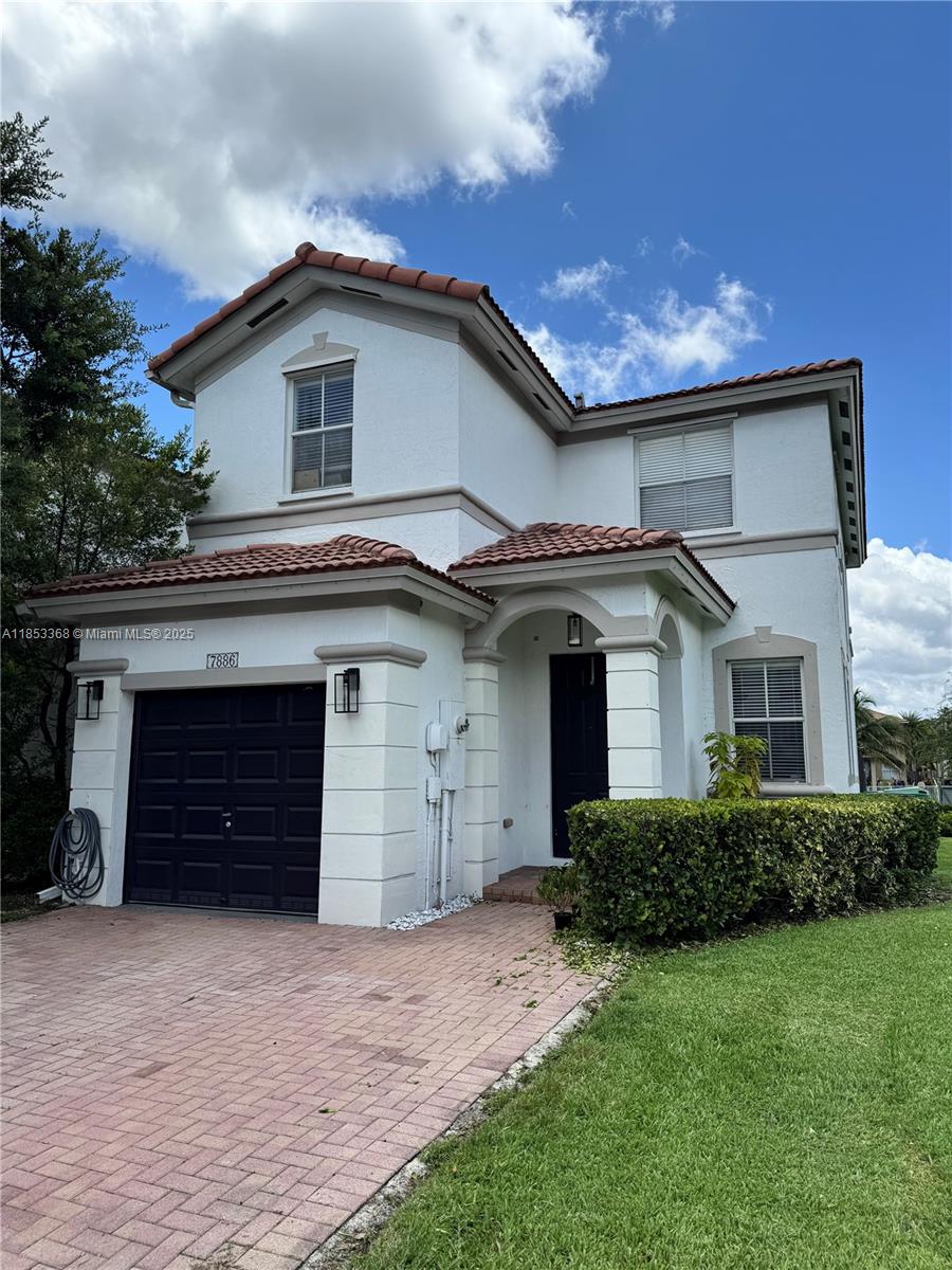 7886 NW 110th Ave