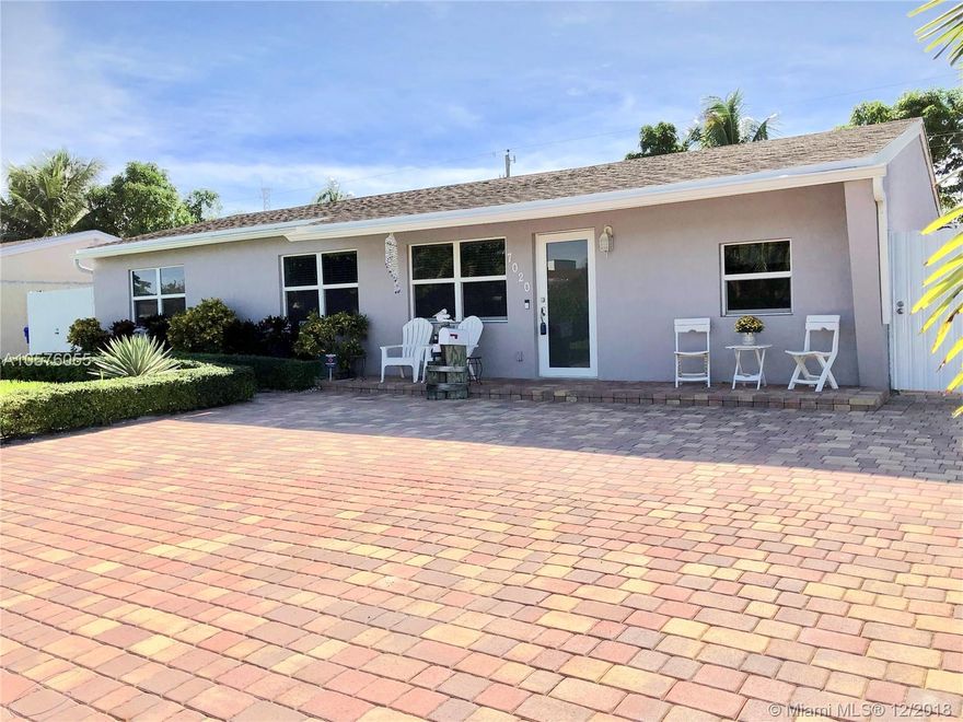 DRAMATICALLY REDUCED DUE TO PRIVATE APPRAISAL PERFORMED...PRICED 2 SELL! WELCOME HOME! BEST HOUSE ON THE STREET! ABSOLUTELY STUNNING MOVE IN READY 3 BEDROOM/2 BATHROOM POOL HOME IN THE HEART OF HOLLYWOOD.+++ NO ASSOCIATION+++. FEATURES INCLUDE, STAINLESS STEEL APPLIANCES,GAS RANGE, RECESS LIGHTING, CROWN MOLDING, TROPICAL EXTERIOR LANDSCAPING, HURRICANE IMPACT WINDOWS AND DOORS, PAVED BACK YARD/FRONT YARD, BACK YARD STORAGE SHEDS, RE-SURFACED EXTERIOR WITH STUCCO, RAIN GUTTERS, SPECTACULAR OUTSIDE LIGHTING, COVERED PATIO & FENCING. BACK YARD MADE 4 ENTERTAINING. PLENTY OF YEARS LEFT ON THE ROOF, A/C, WATER HEATER, SEPTIC TANK. ALL YOU NEED IS YOUR TOOTHBRUSH AND A TRIP TO PUBLIX! ;'0) WALKING DISTANCE TO SCHOOLS. CLOSE TO SHOPPING, HIGHWAYS, HOSPITALS, PARKS, RESTAURANTS AND SO MUCH MORE!