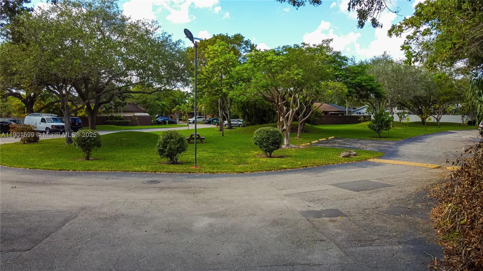 KILLIAN PINES TOWNHOUSES - Residential