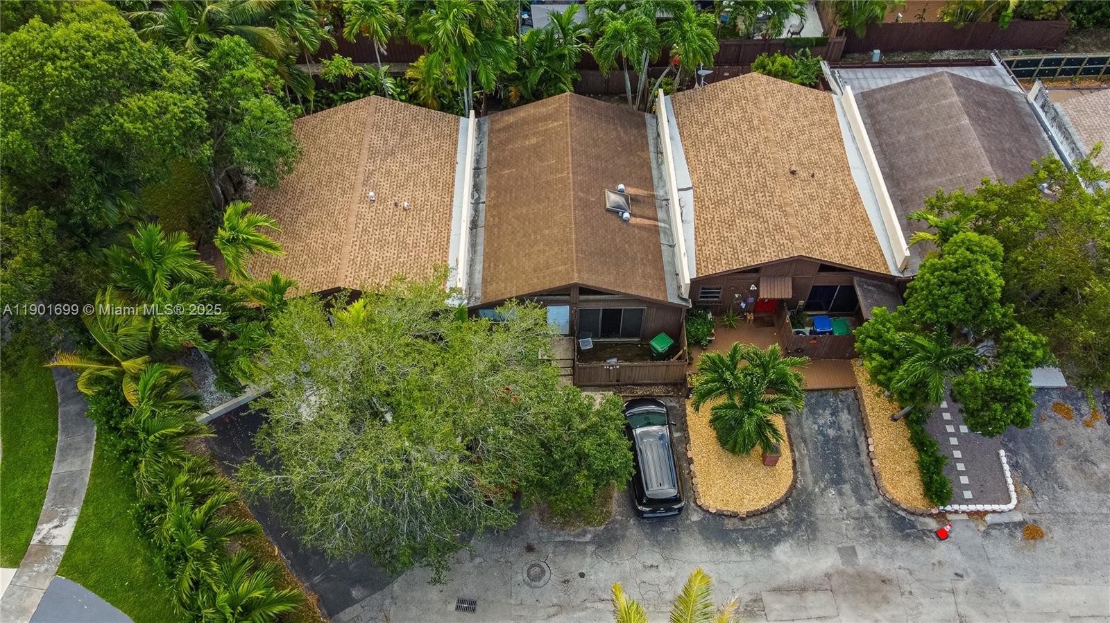 KILLIAN PINES TOWNHOUSES - Residential