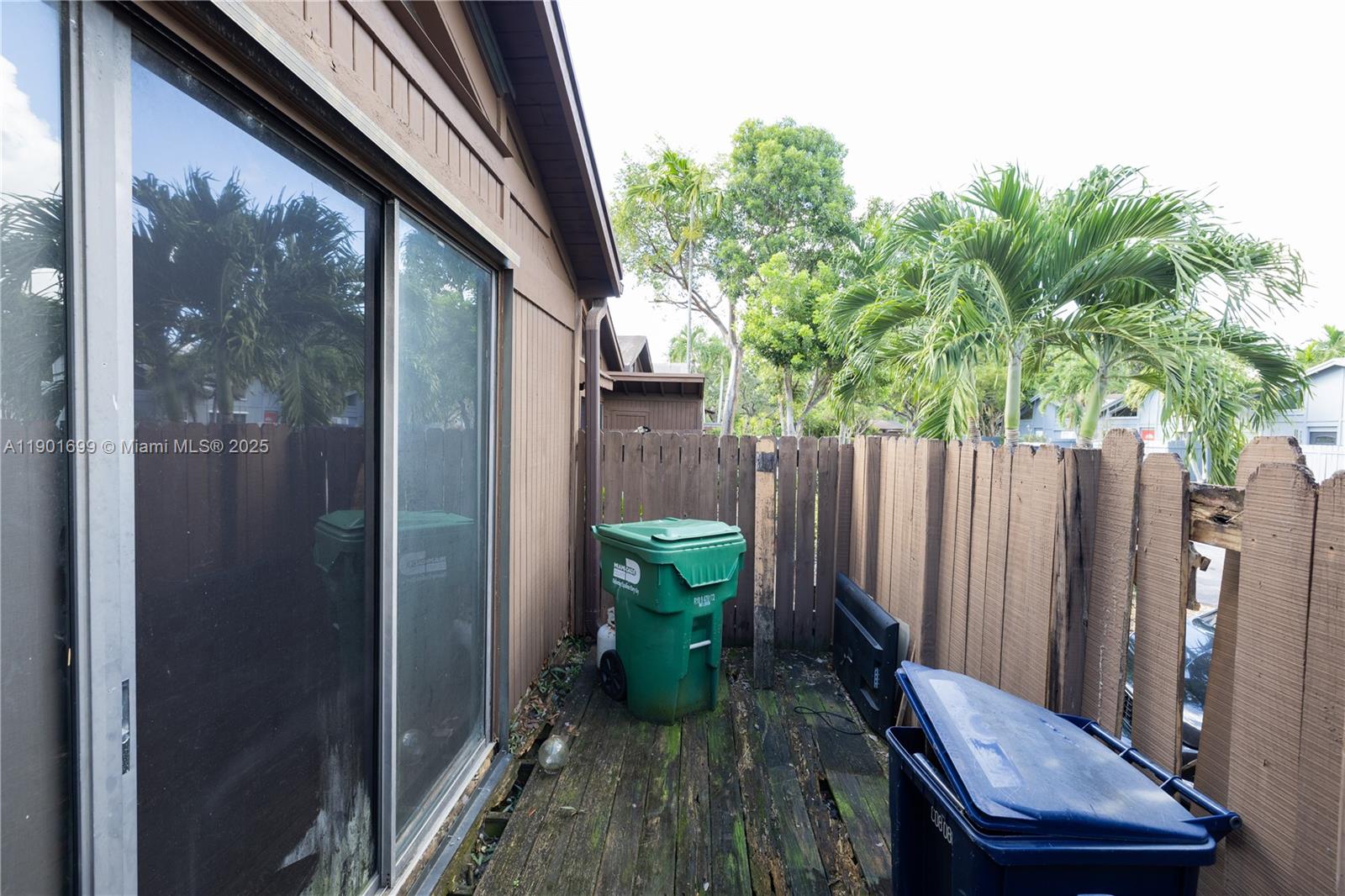 KILLIAN PINES TOWNHOUSES - Residential