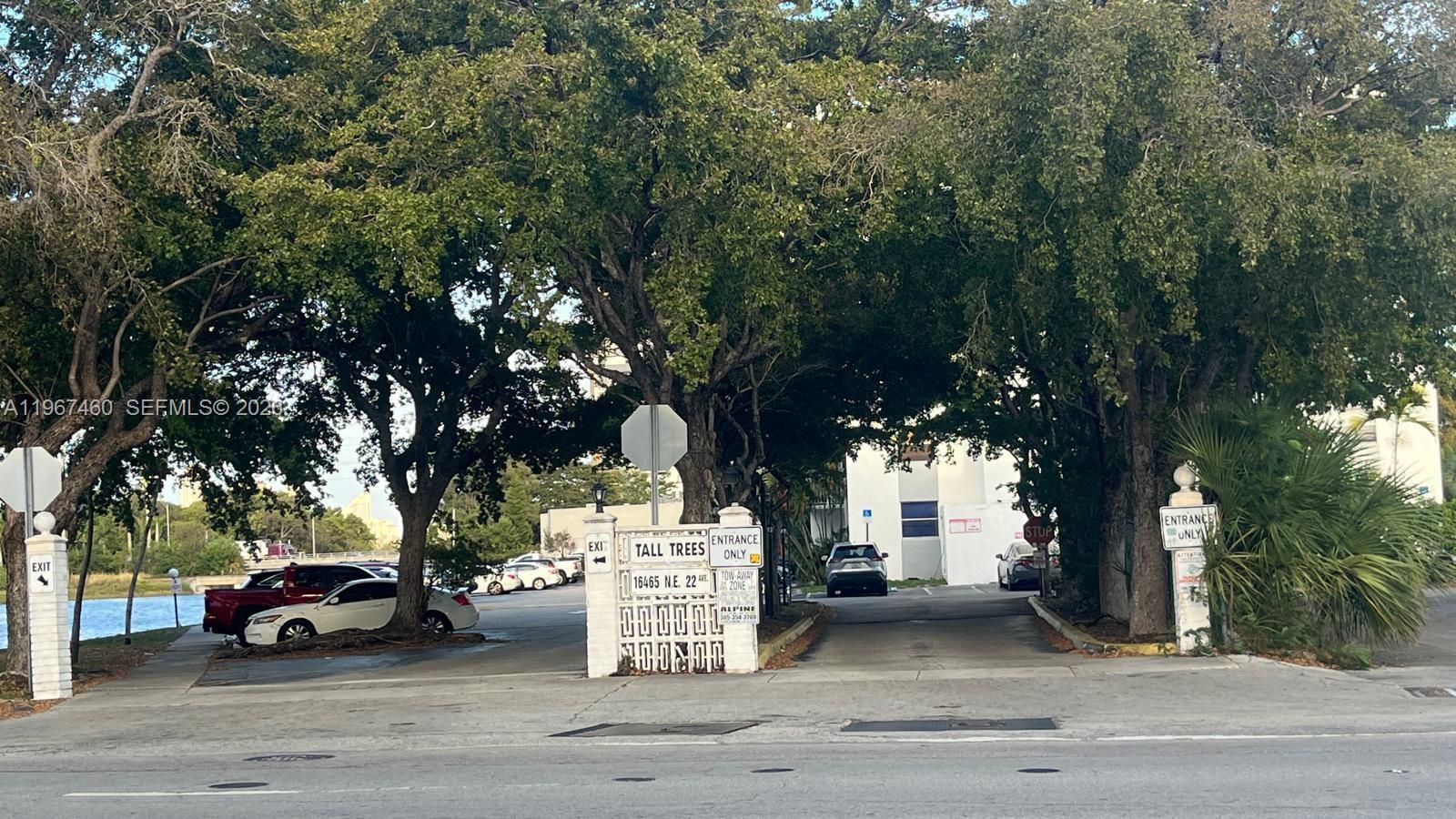 TALL TREES CONDO - Residential