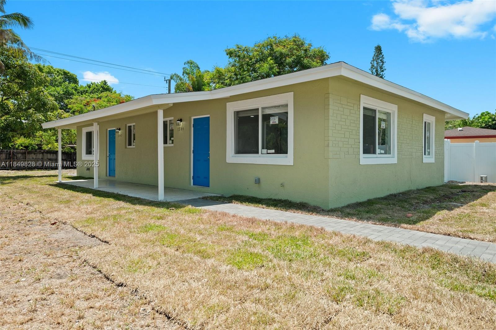 Beautiful 1 Bedroom/ 1 Bath Available Now! (Annual or Seasonal Lease) Quartz Counters, New Floors, Microwave, Dishwasher, Washer/Dryer in Unit, Refrigerator, Hurricane Impact Windows, Private Patio, 2 Assigned Parking, minutes from Wilton Manors, Downtown Las Olas, I-95. Pets are Welcomed.
