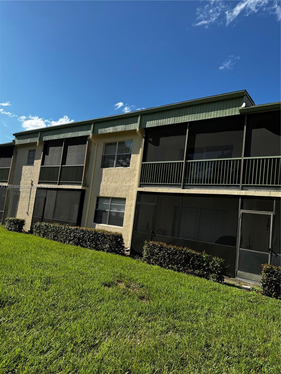 RAMBLEWOOD EAST CONDO - Residential