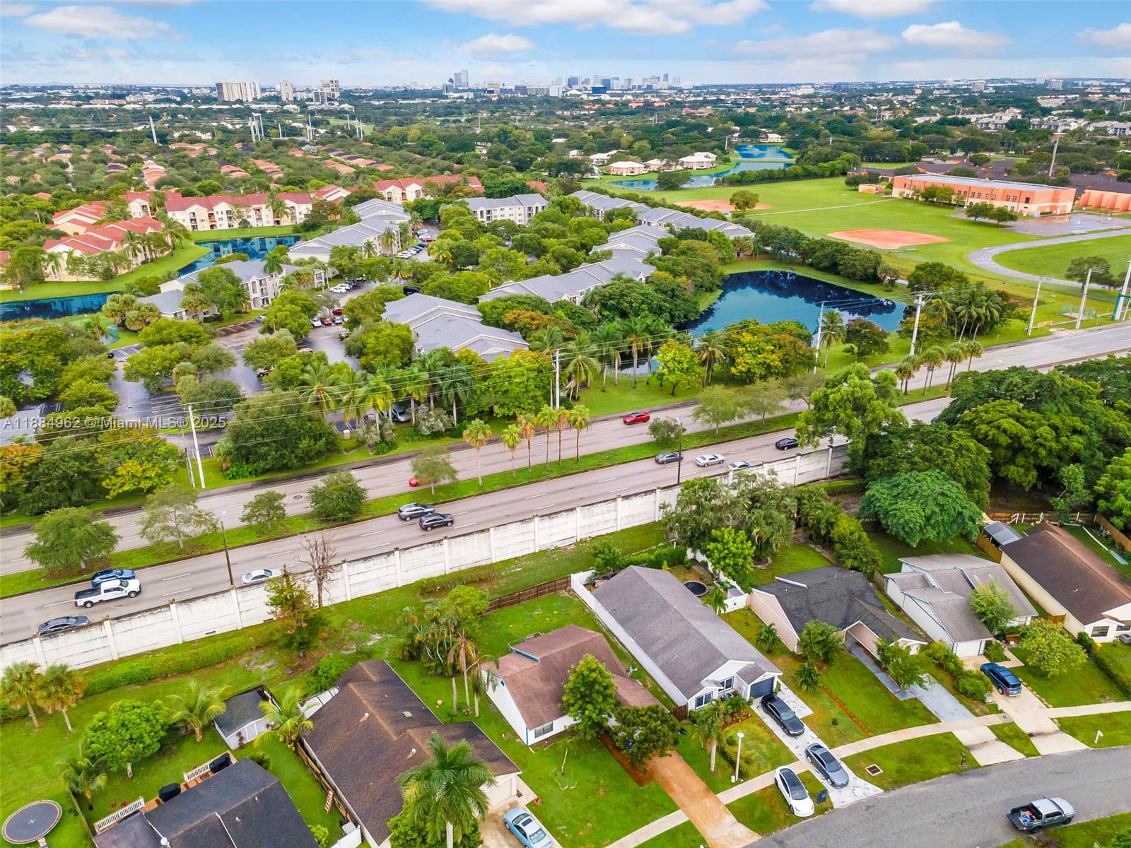 LAKESIDE GREEN 1 - Residential