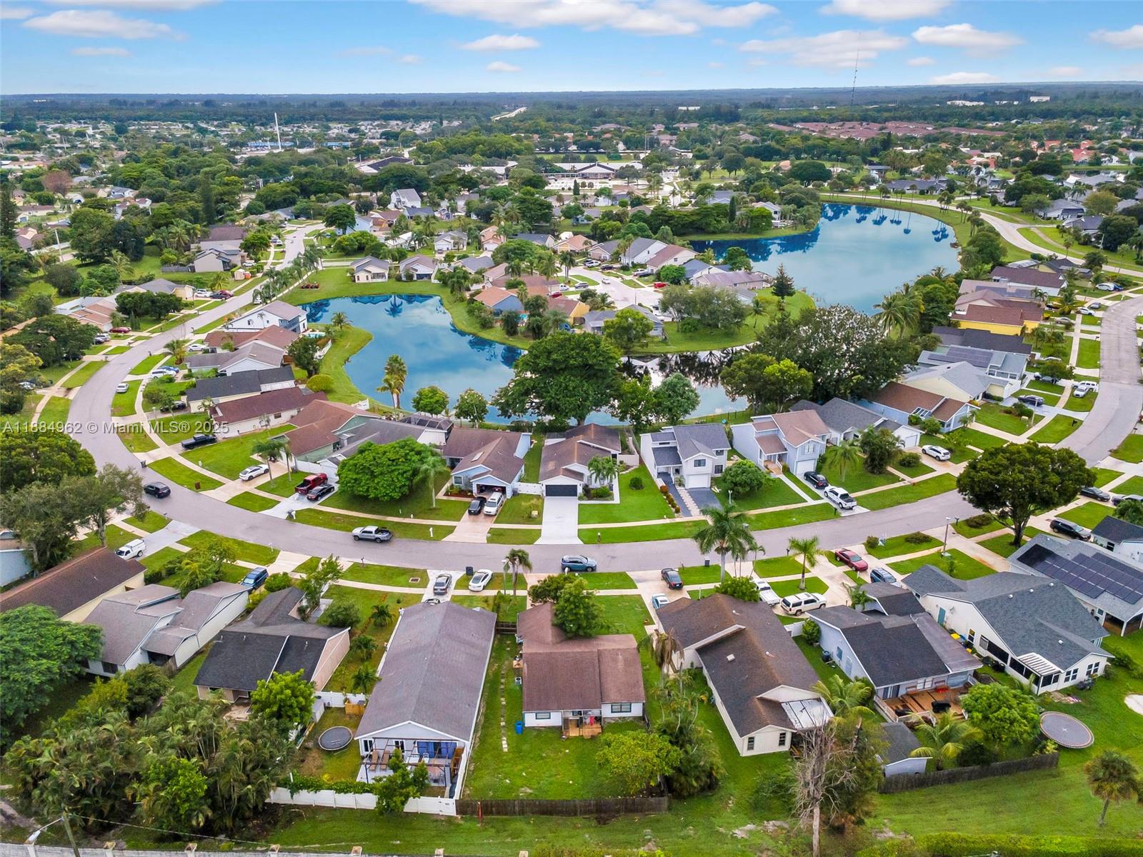LAKESIDE GREEN 1 - Residential