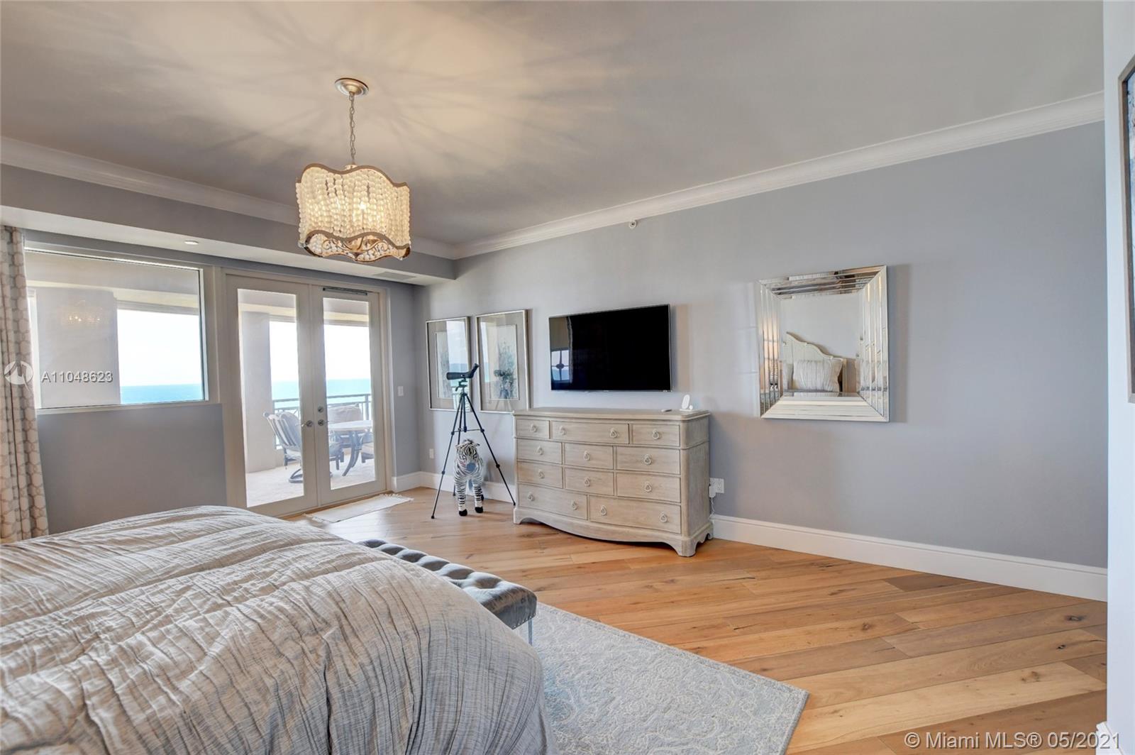 LUXURIA CONDO - Residential