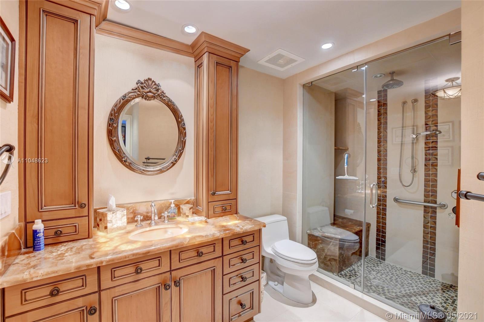 LUXURIA CONDO - Residential