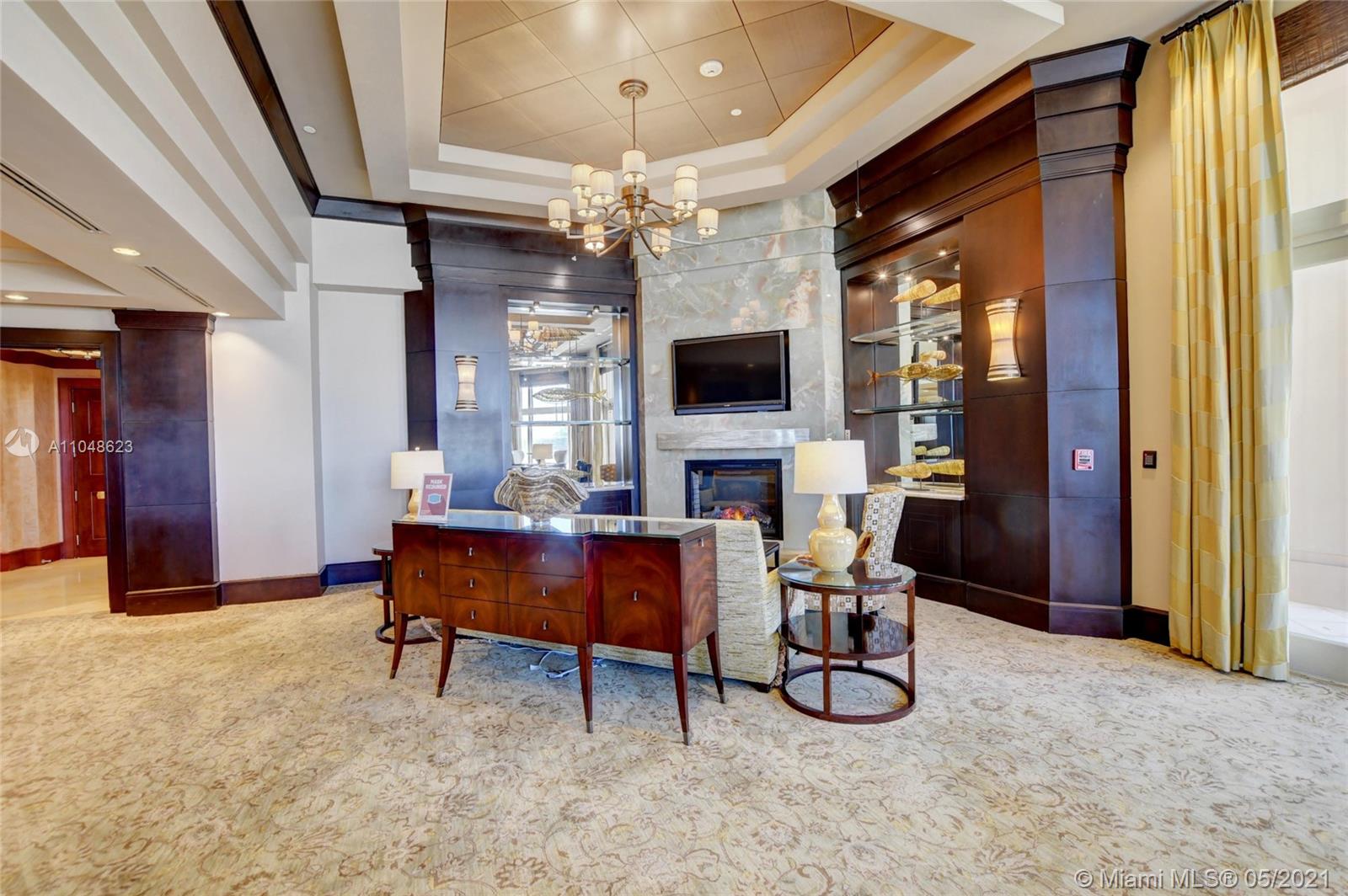 LUXURIA CONDO - Residential