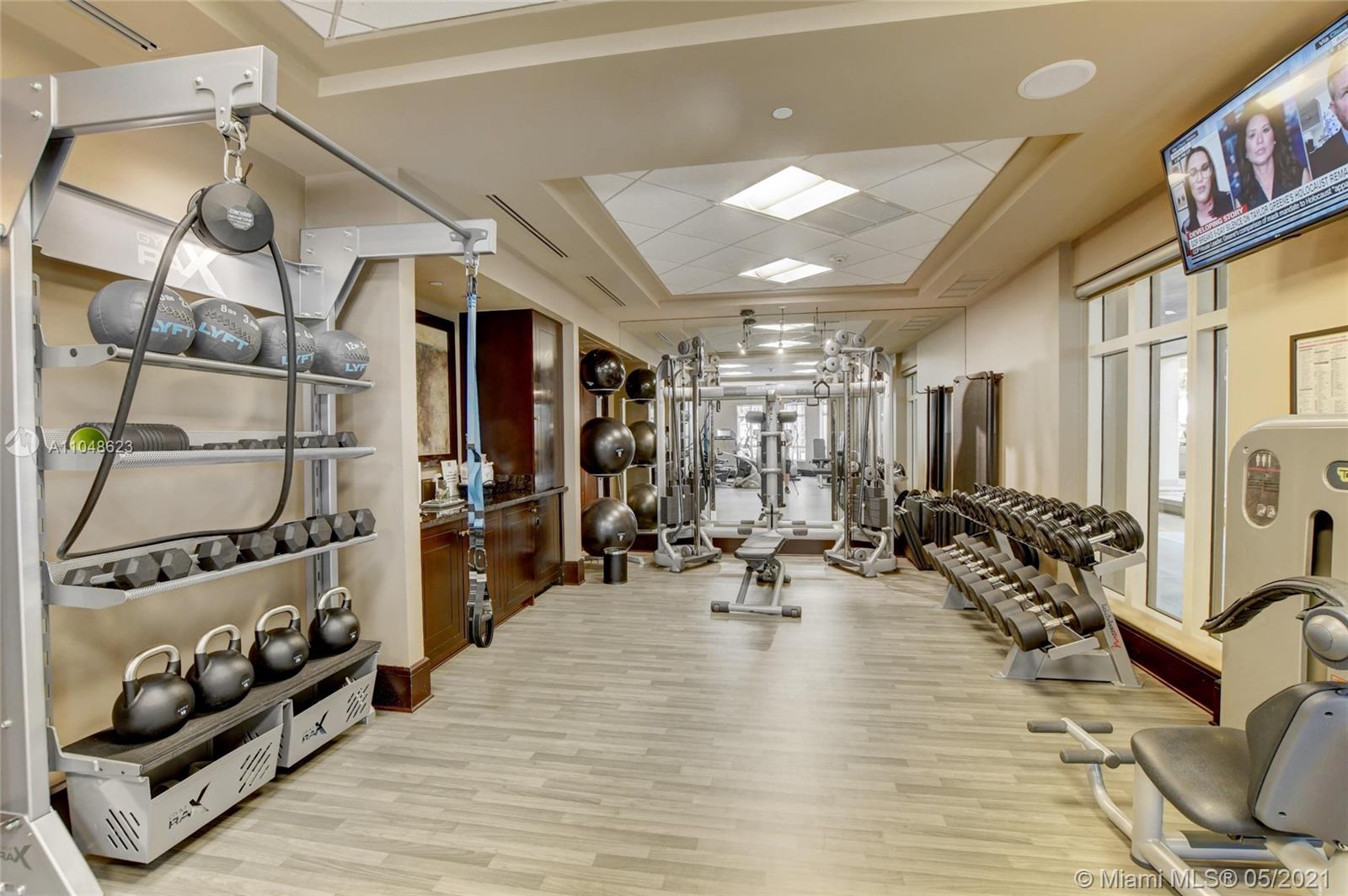 LUXURIA CONDO - Residential