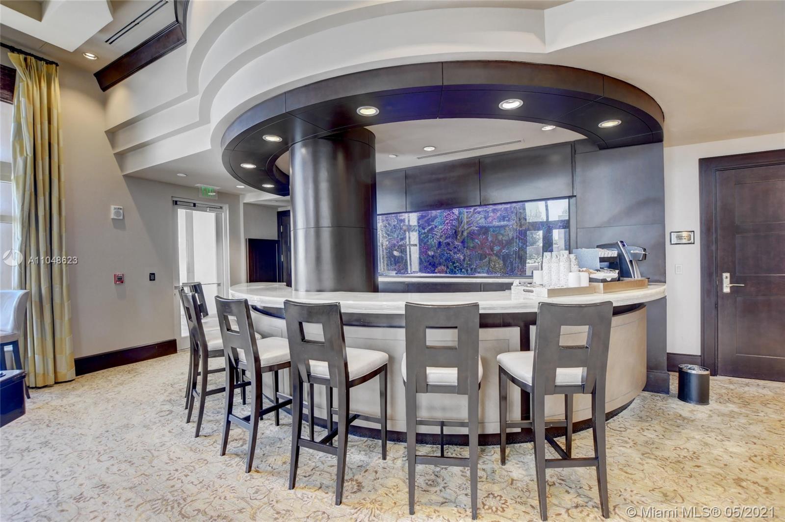 LUXURIA CONDO - Residential