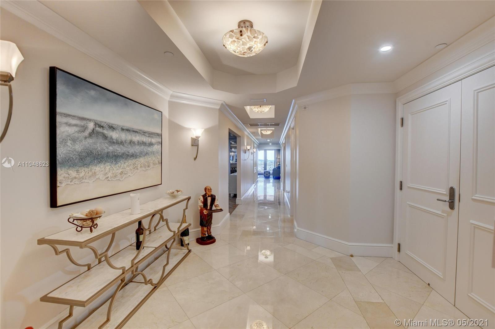 LUXURIA CONDO - Residential