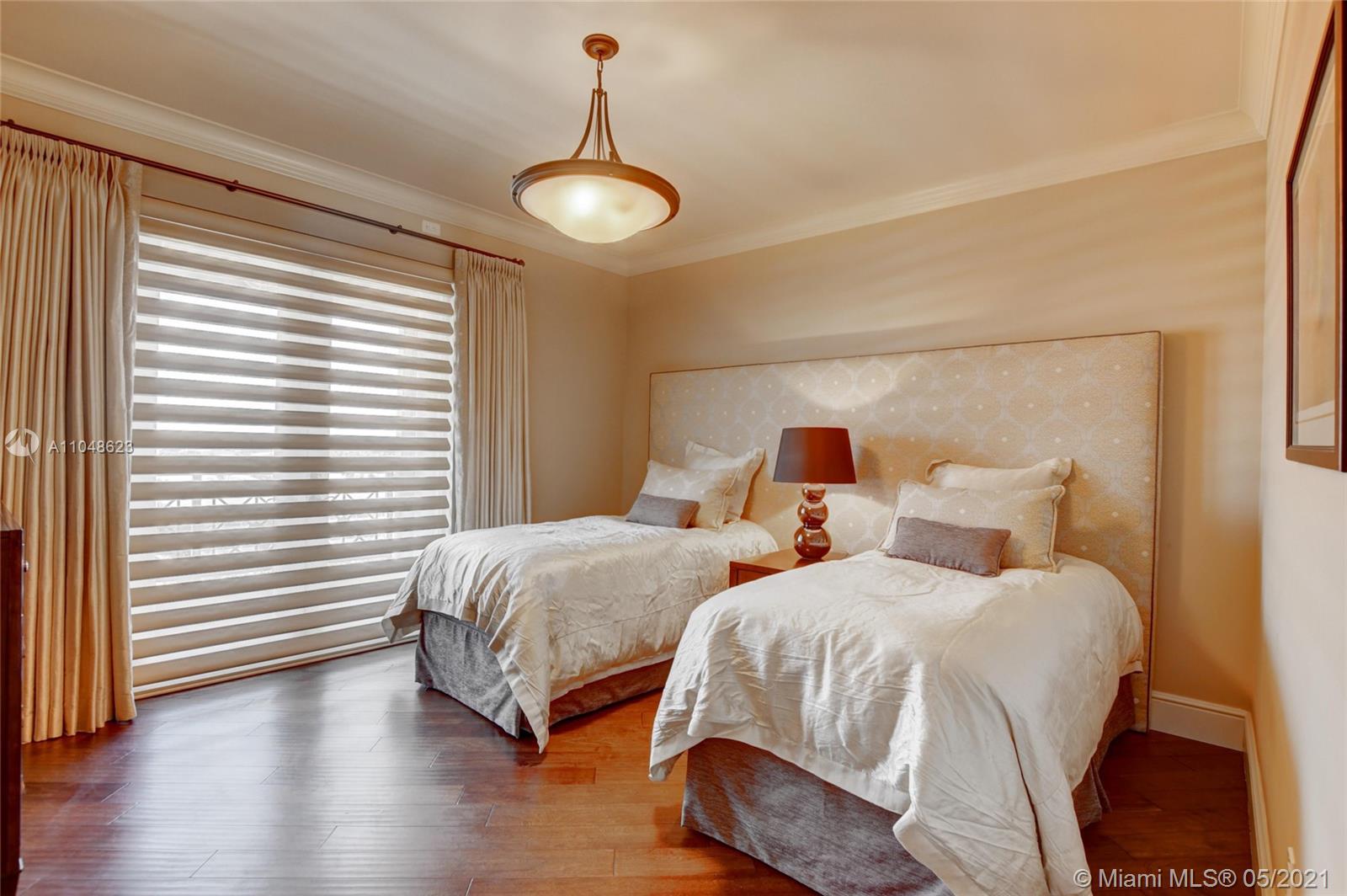 LUXURIA CONDO - Residential