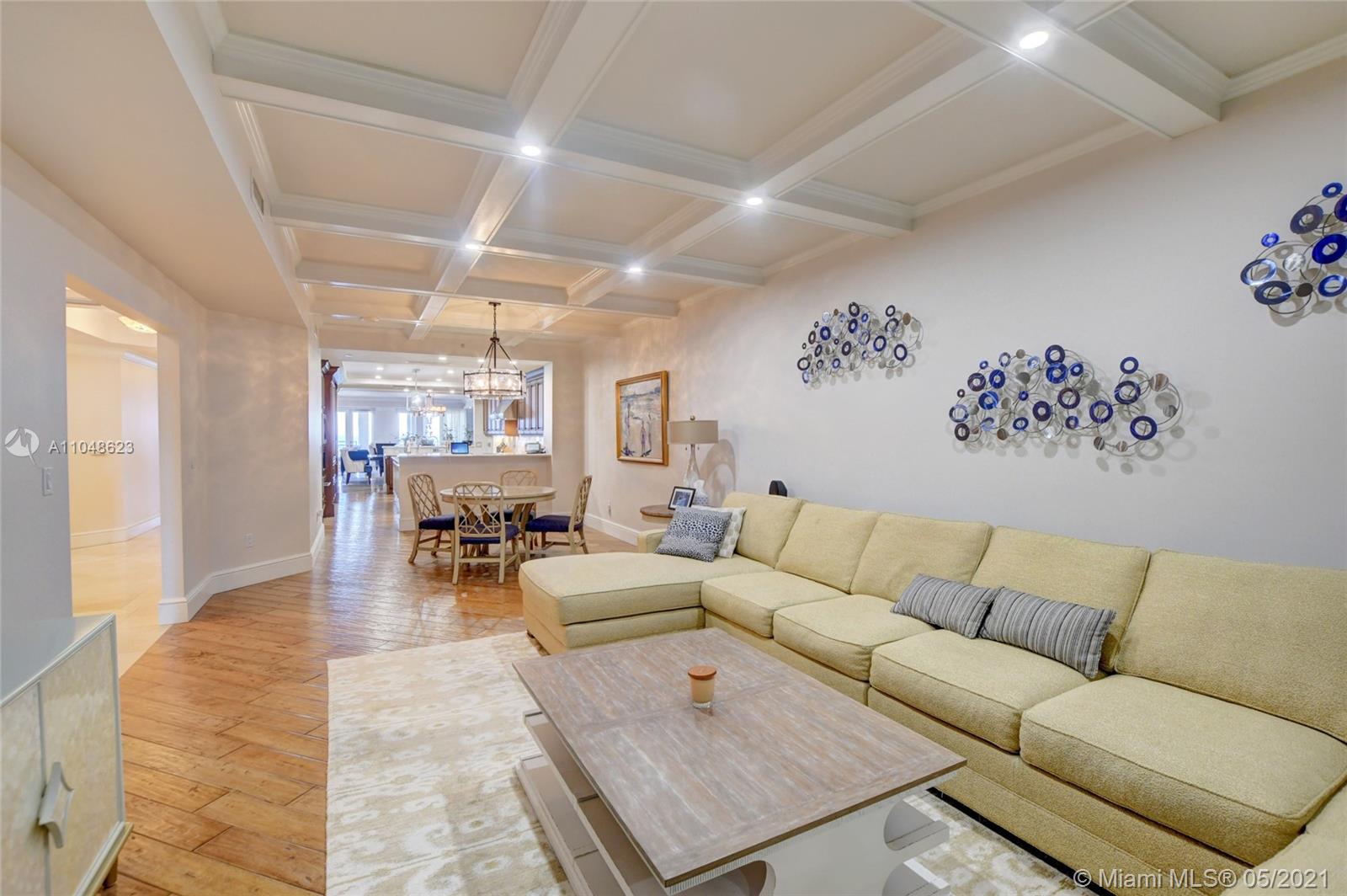 LUXURIA CONDO - Residential