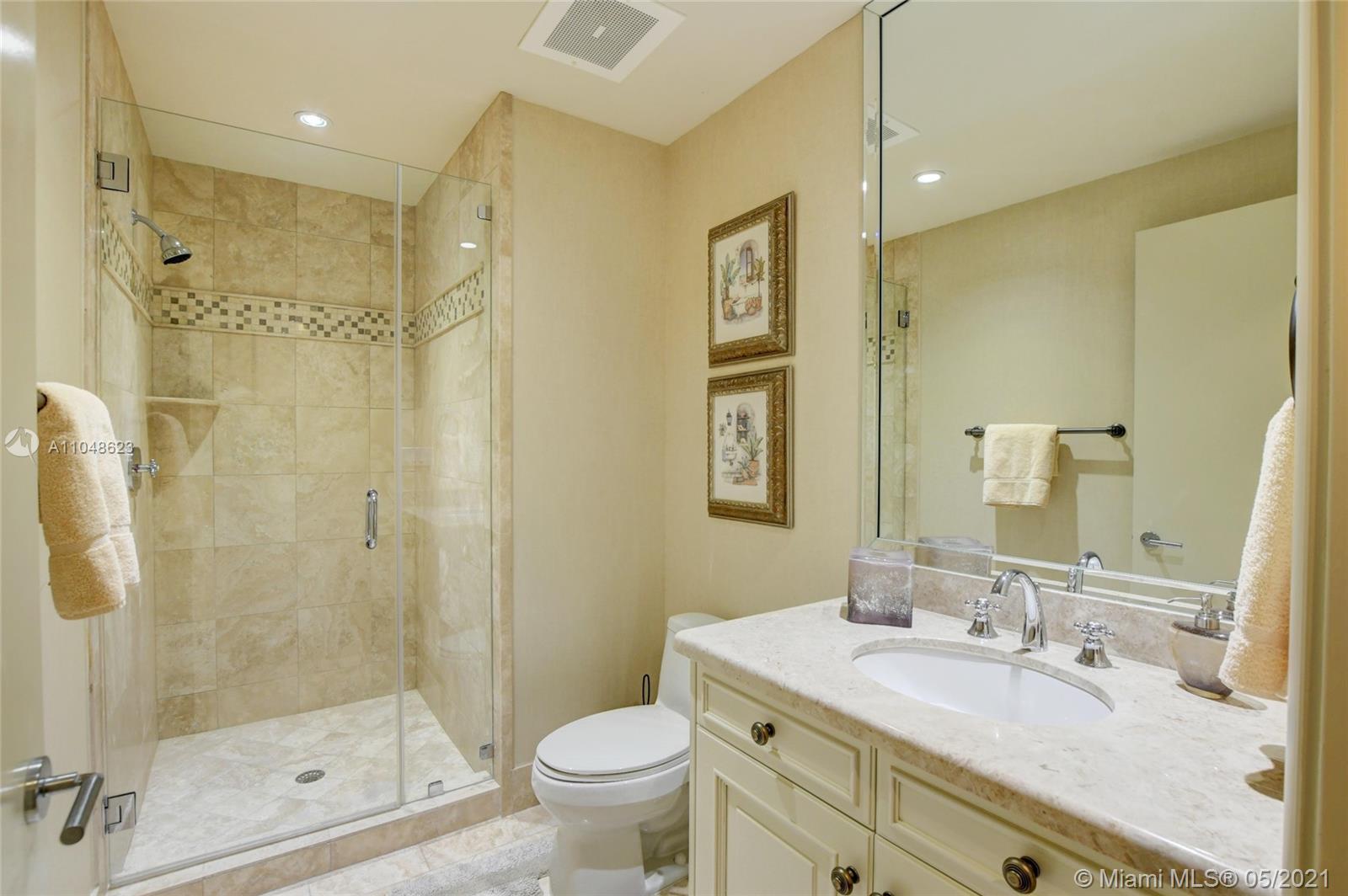 LUXURIA CONDO - Residential