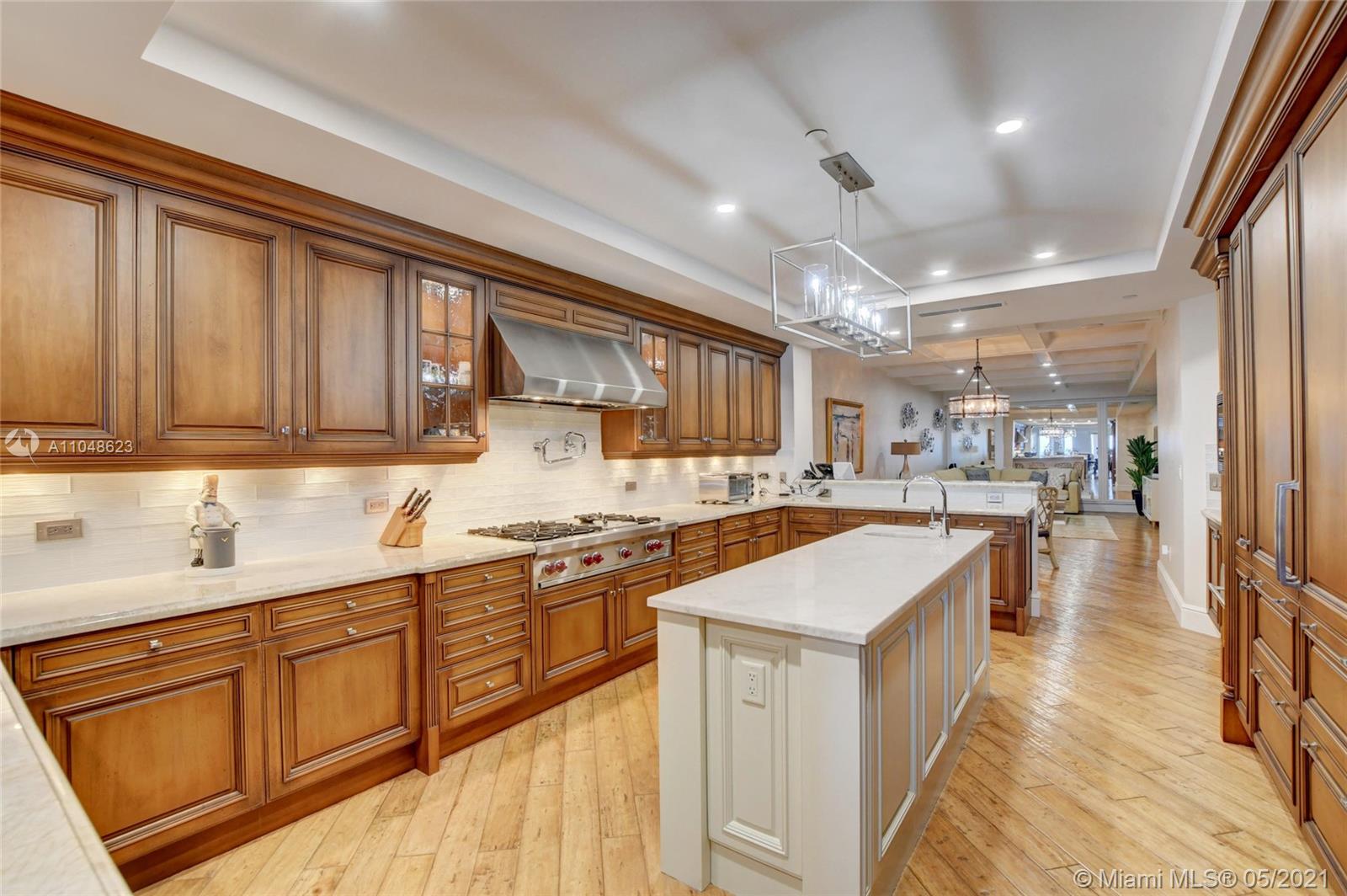 LUXURIA CONDO - Residential