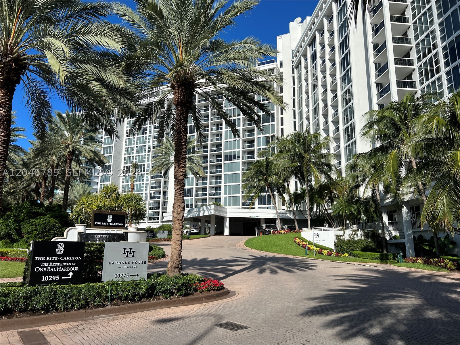 10275 Collins Ave 112
