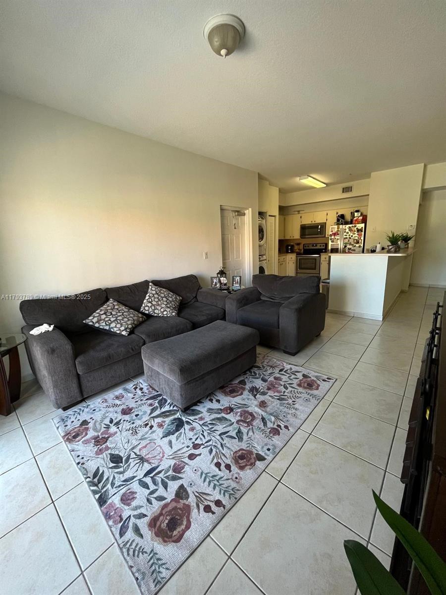 Property for Sale at 7270 Nw 114th Ave 203-9, Doral, Miami-Dade County, Florida - Bedrooms: 3 
Bathrooms: 2  - $410,000