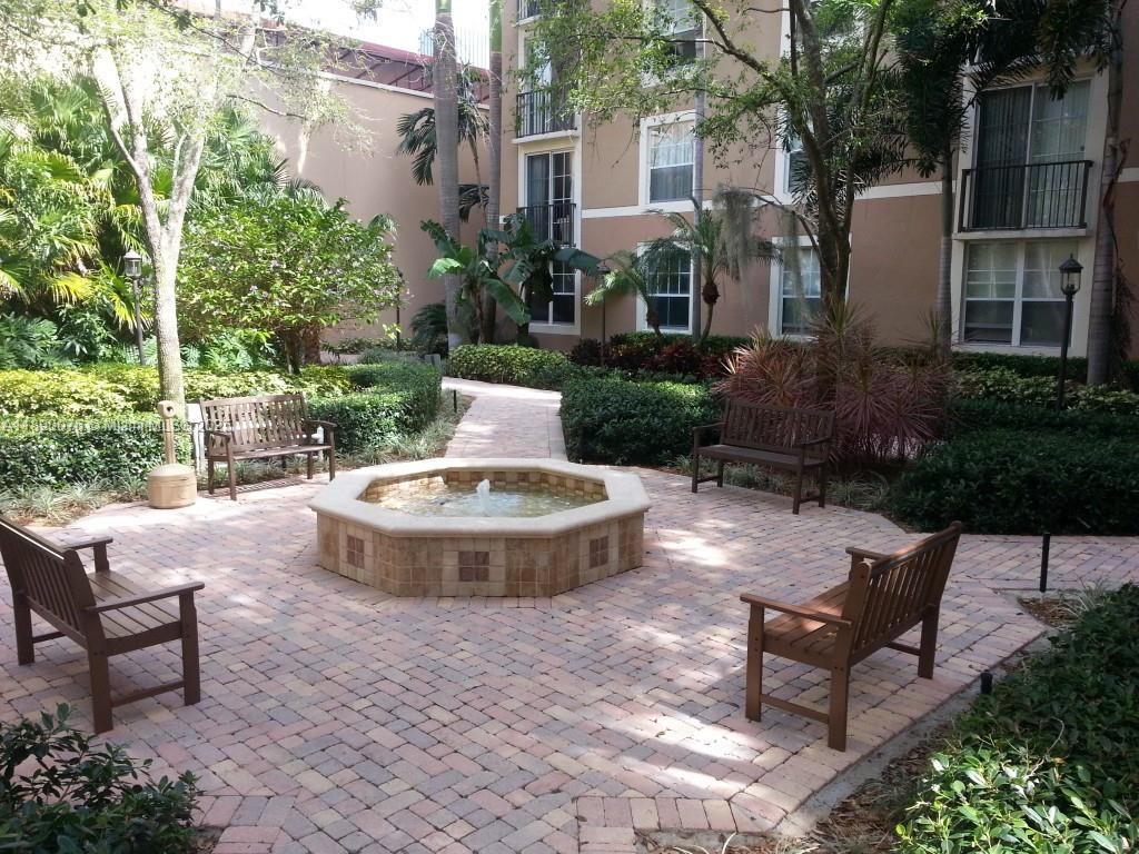 COURTYARDS IN CITYPLACE C - Residential