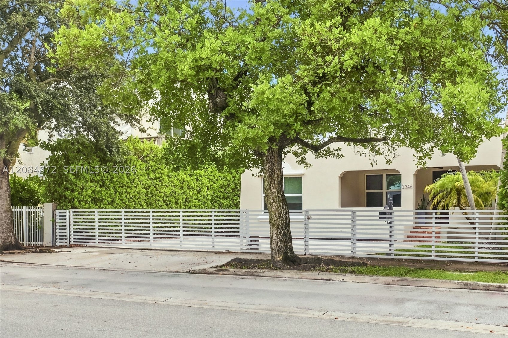 View photos, virtual tours, details... 2366 SW 10th st