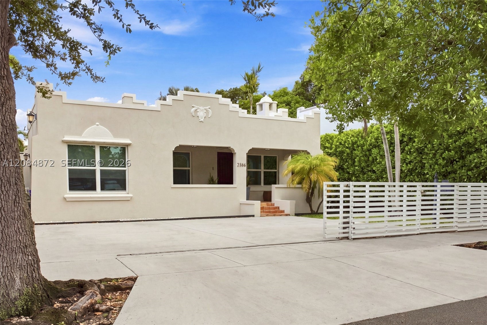 View photos, virtual tours, details... 2366 SW 10th st
