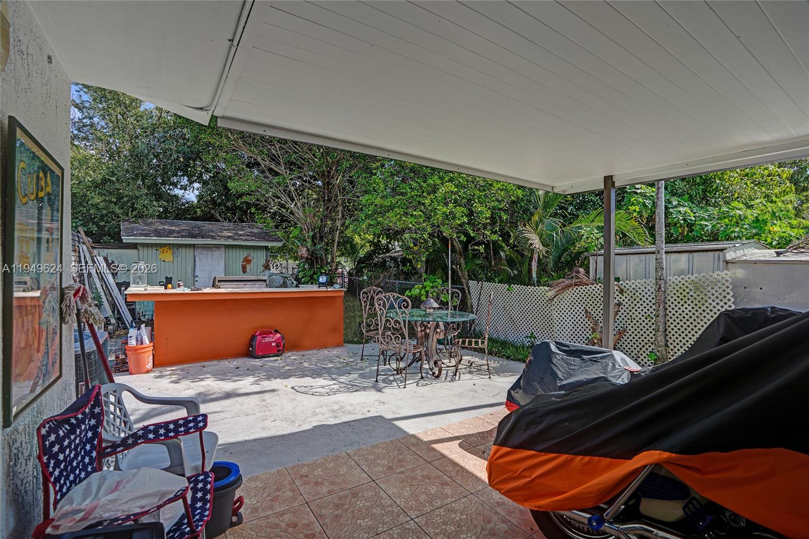 COMFORT GARDENS - Residential Income