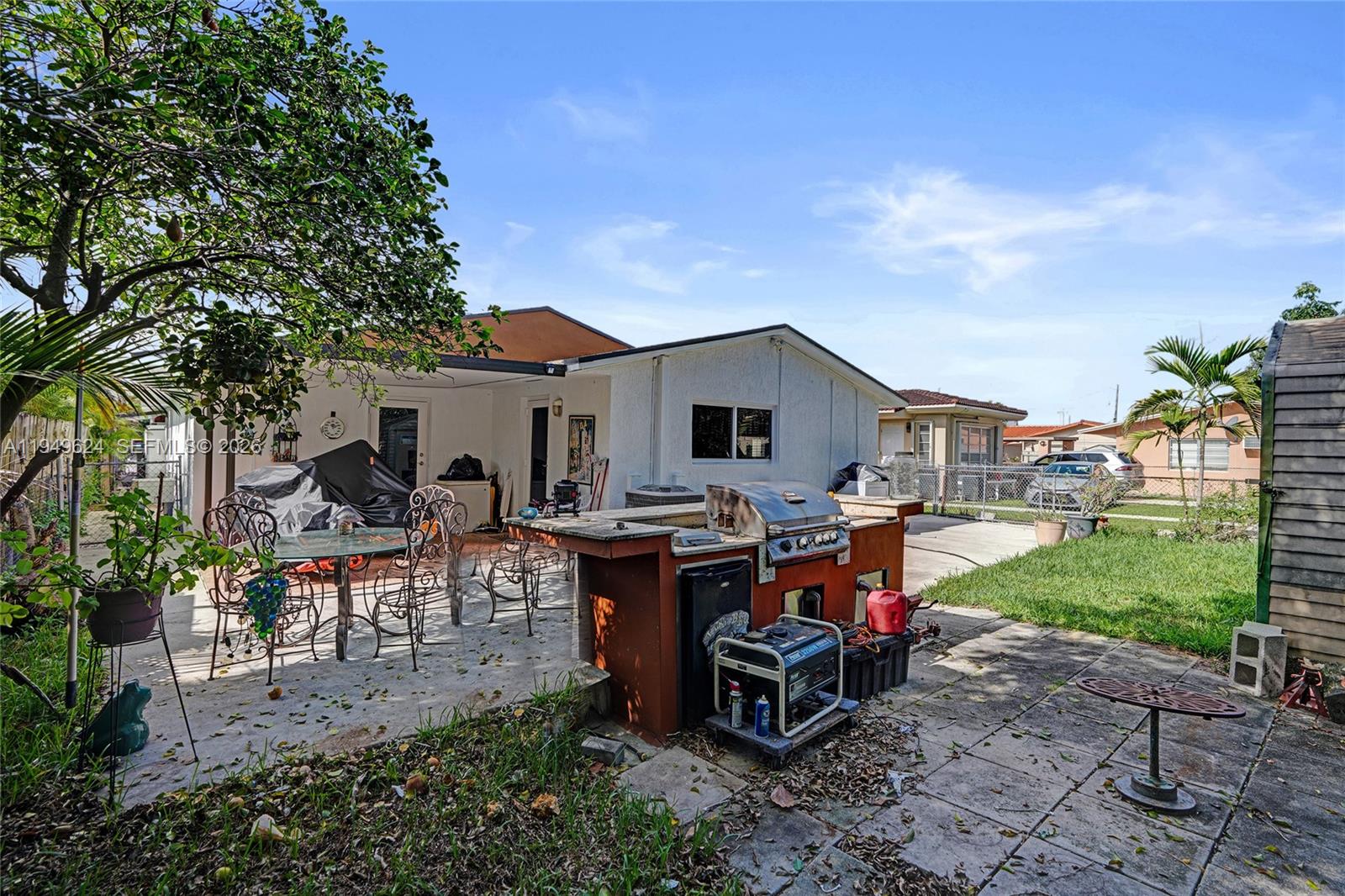 COMFORT GARDENS - Residential Income