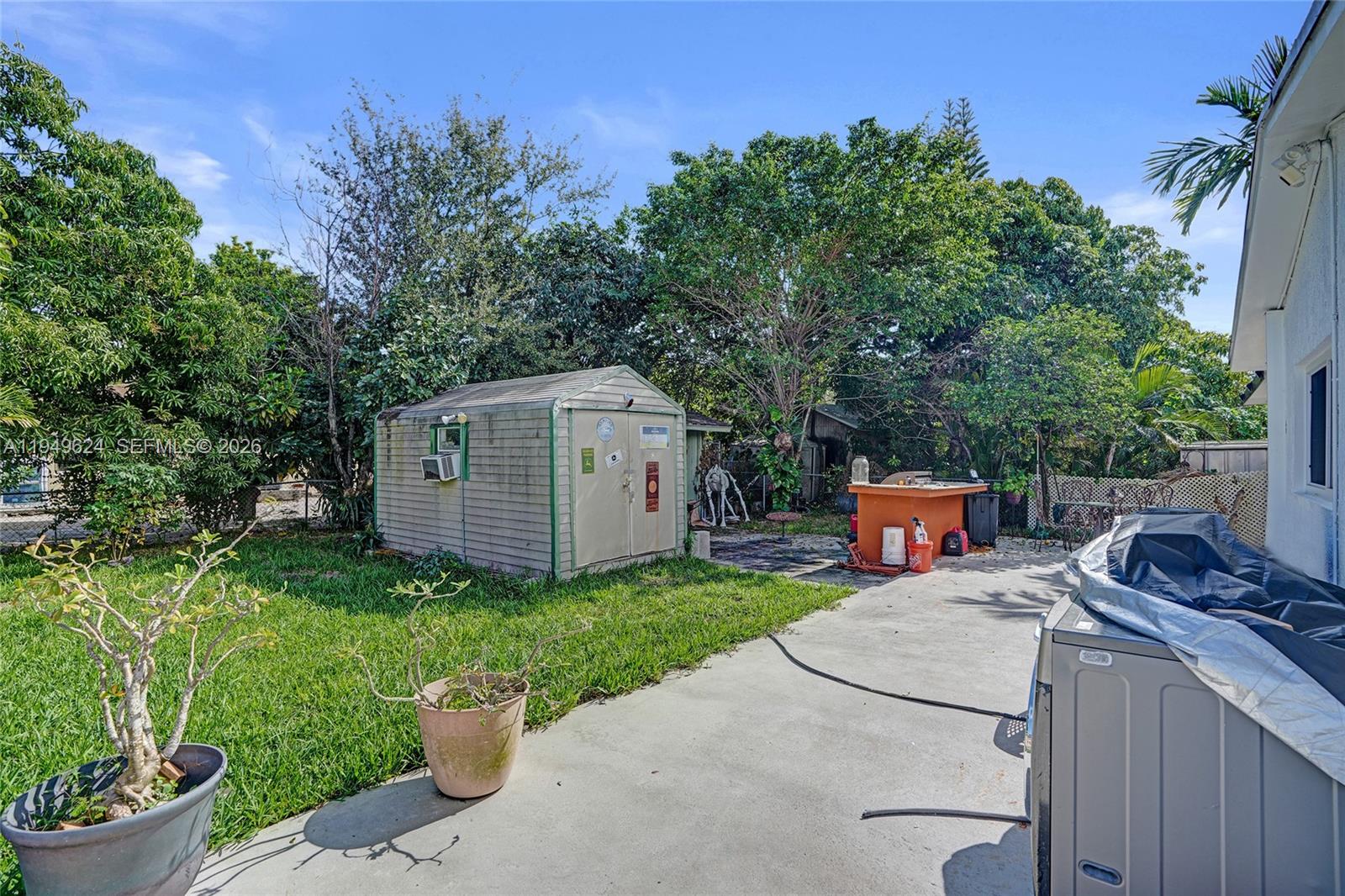 COMFORT GARDENS - Residential Income