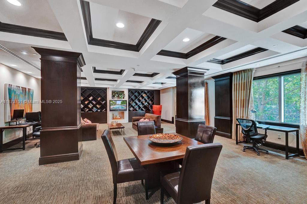 ST TROPEZ ON THE BAY 1 CO - Residential