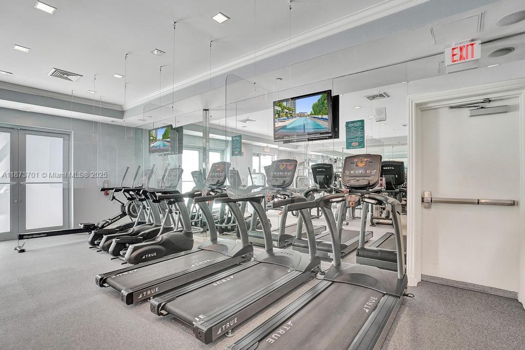 ST TROPEZ ON THE BAY 1 CO - Residential