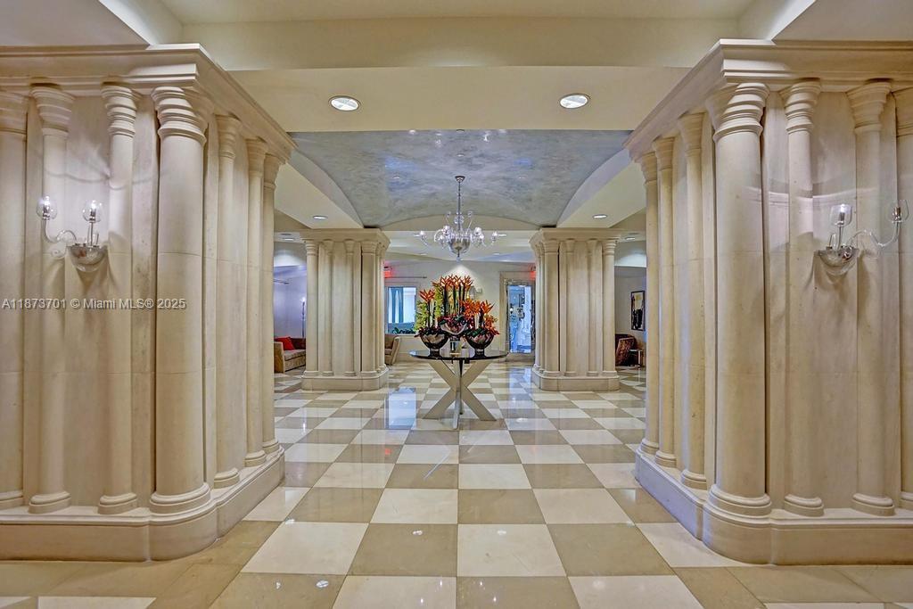 ST TROPEZ ON THE BAY 1 CO - Residential