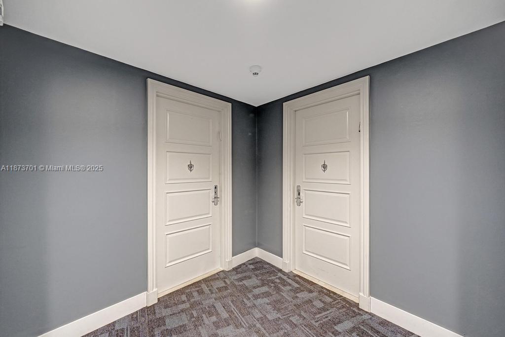 ST TROPEZ ON THE BAY 1 CO - Residential