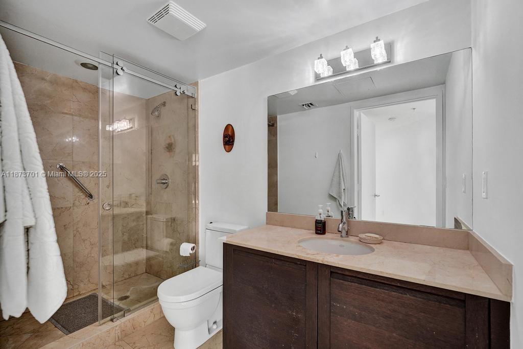 ST TROPEZ ON THE BAY 1 CO - Residential