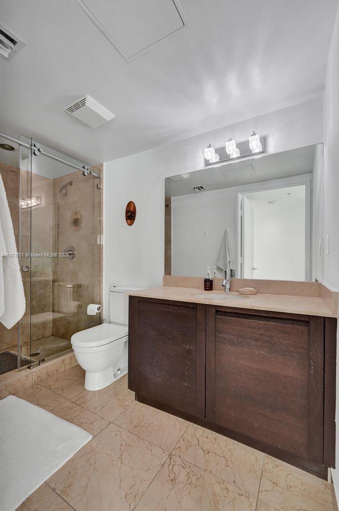 ST TROPEZ ON THE BAY 1 CO - Residential