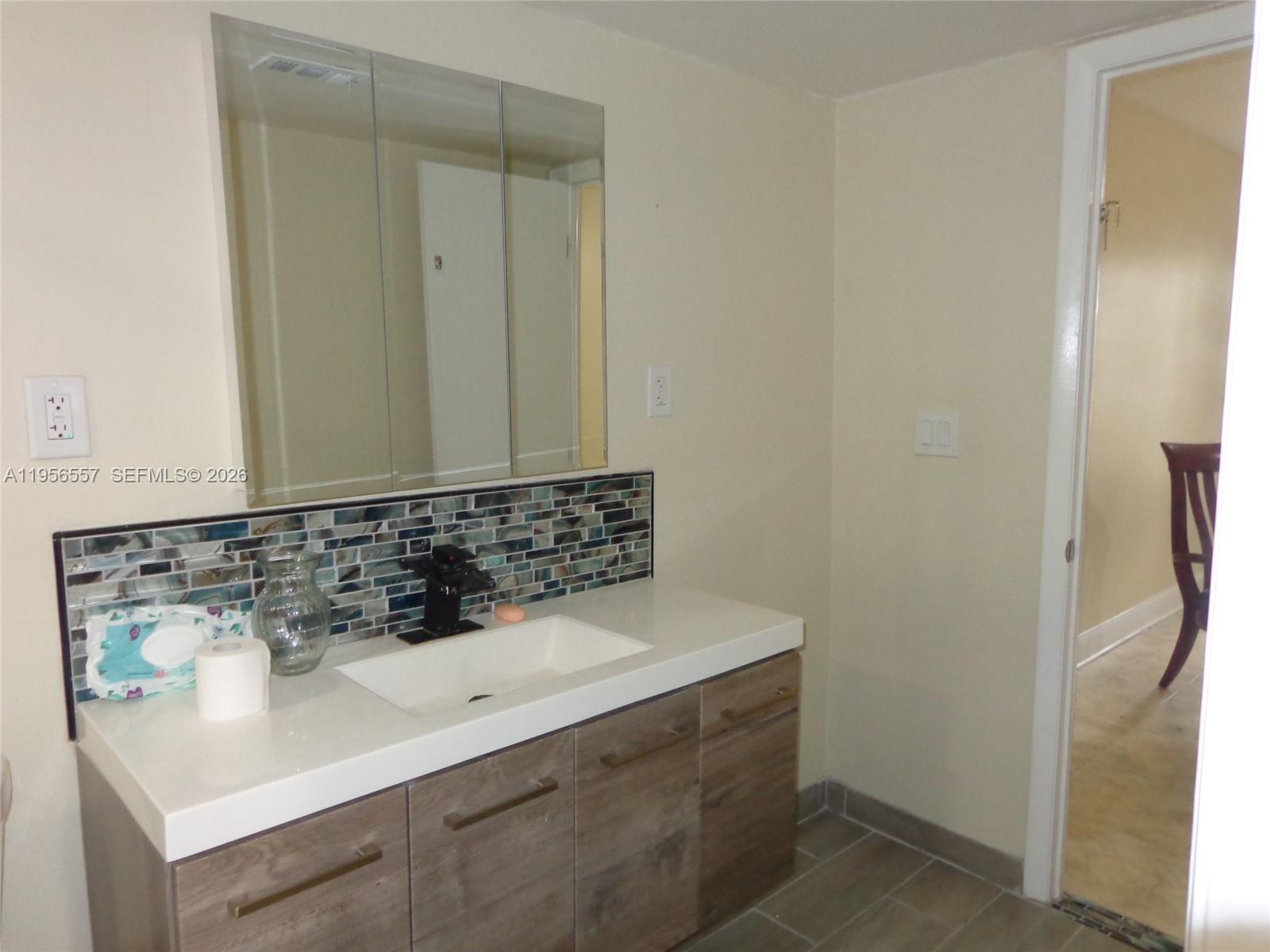 MANORS OF INVERRARY I-7 - Residential