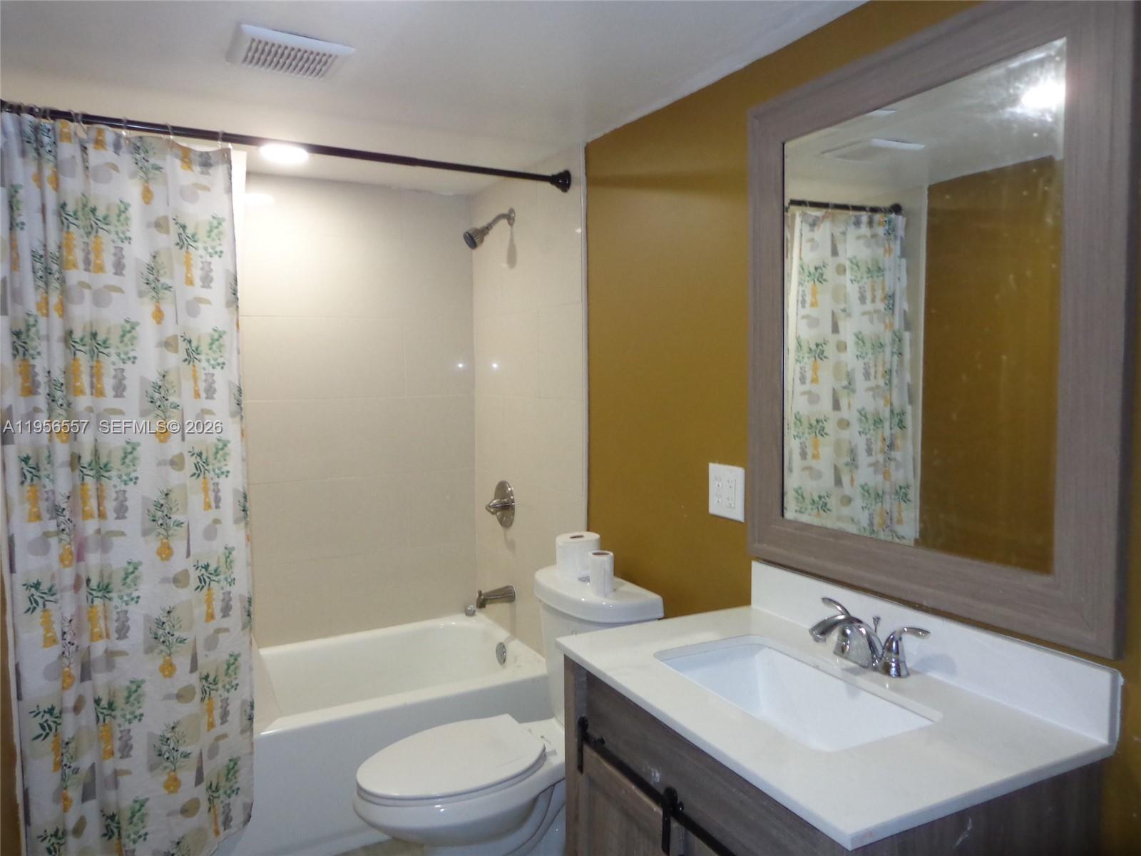 MANORS OF INVERRARY I-7 - Residential