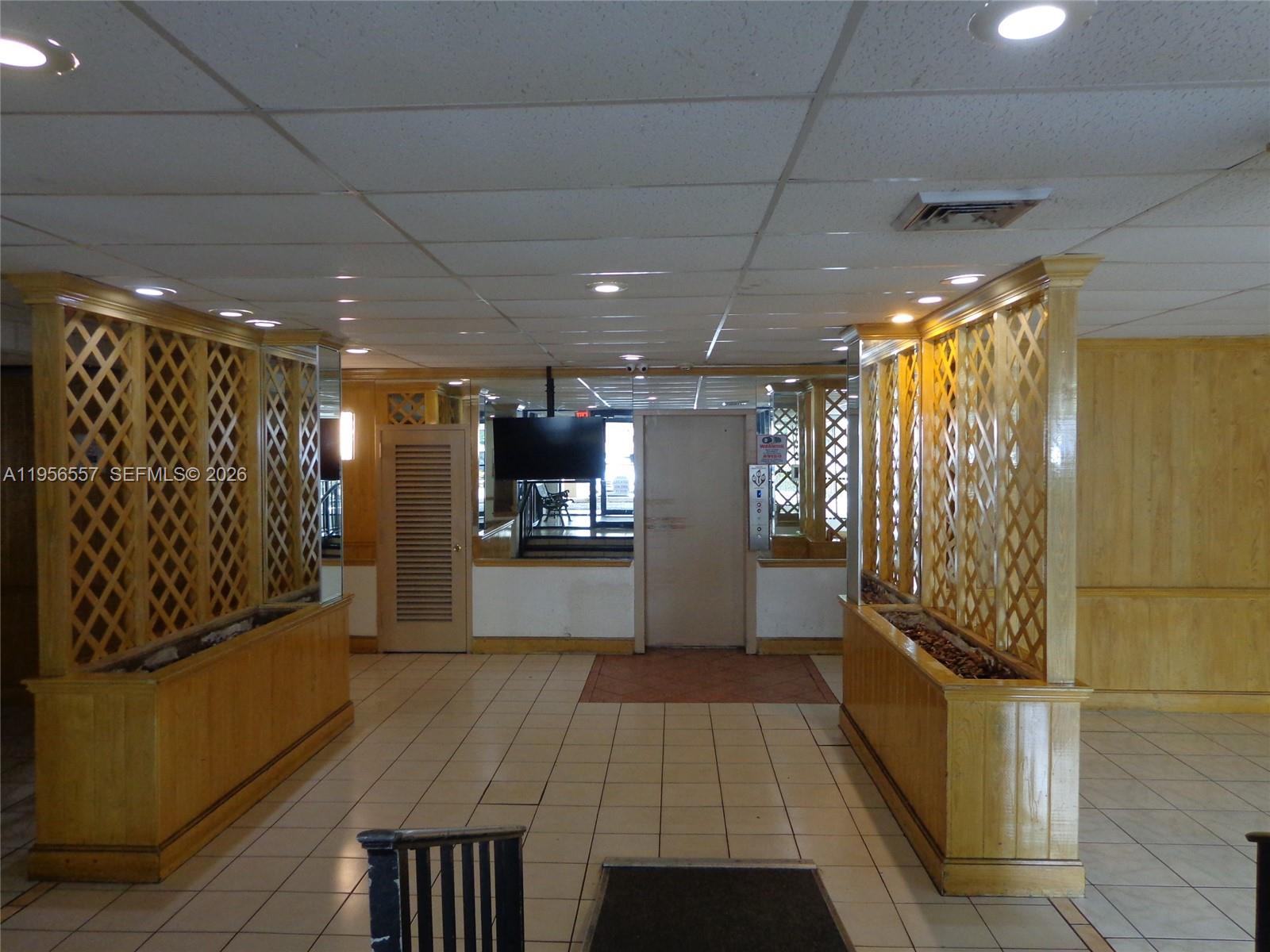 MANORS OF INVERRARY I-7 - Residential