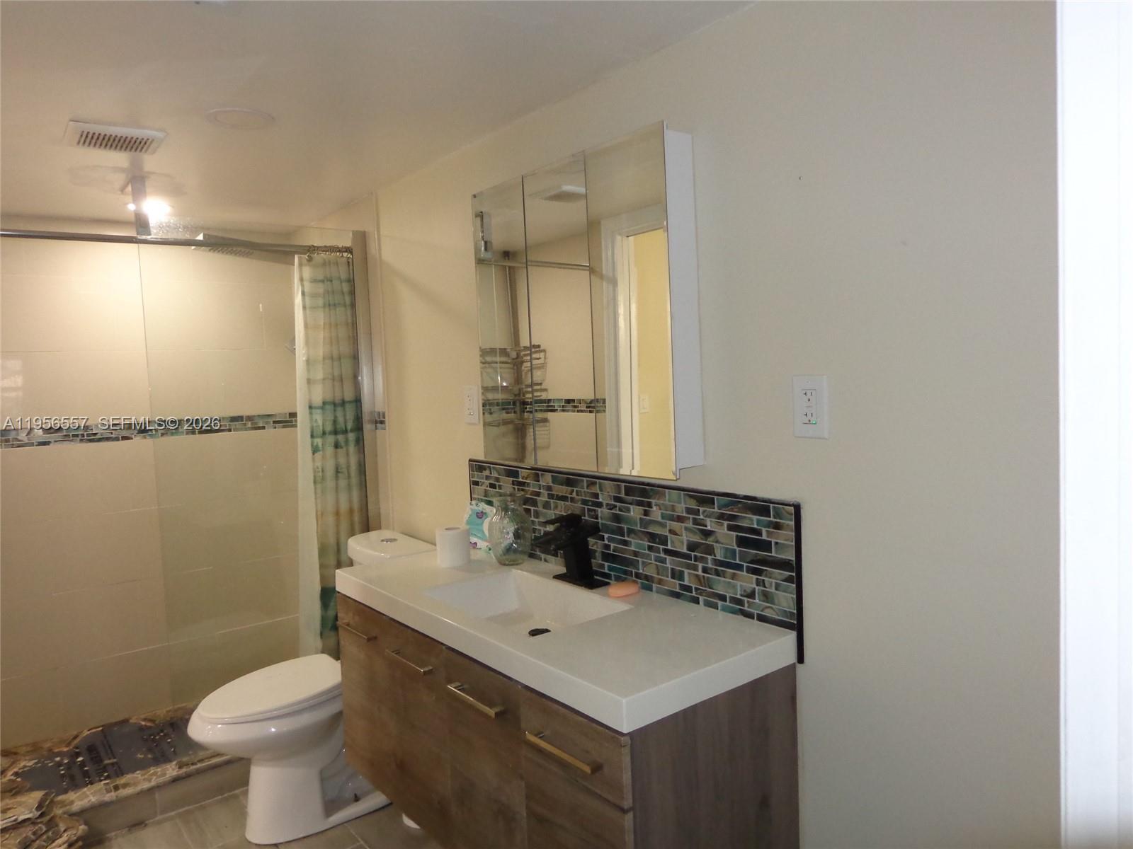 MANORS OF INVERRARY I-7 - Residential