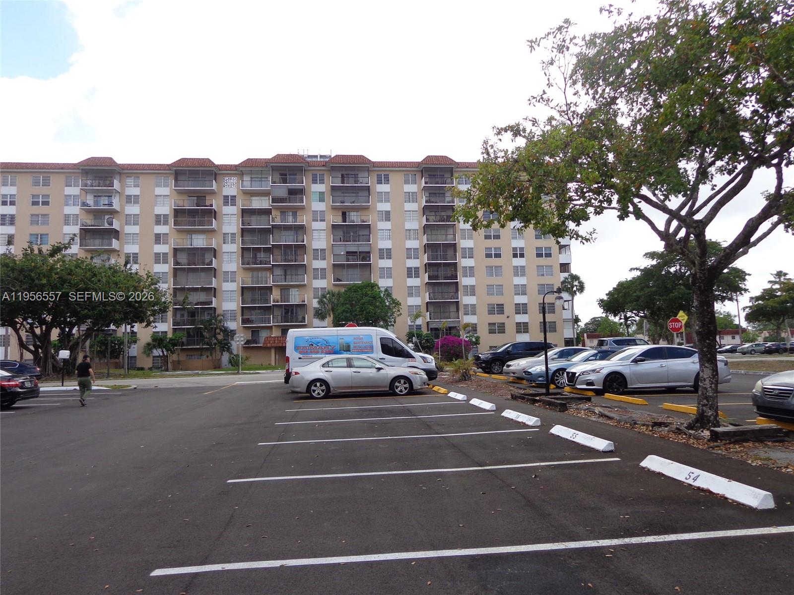 MANORS OF INVERRARY I-7 - Residential