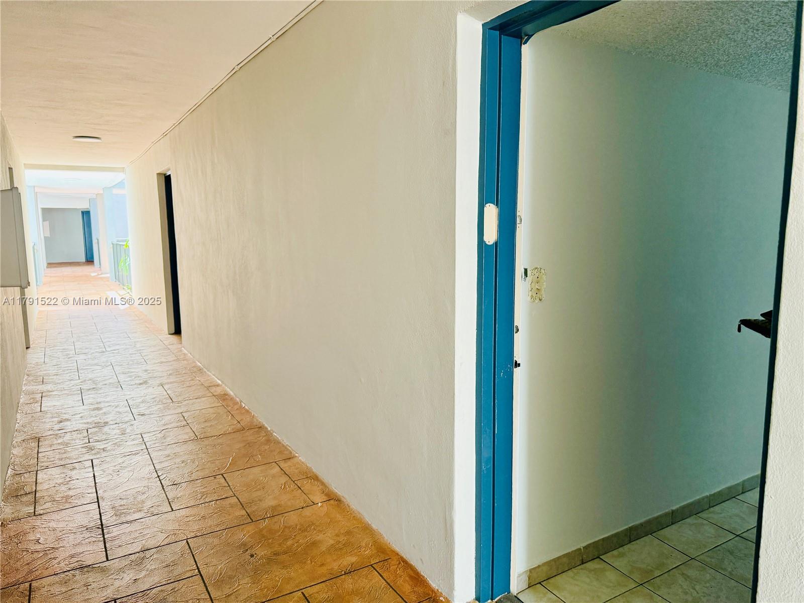 EL JARDIN DE HIALEAH COND - Residential Lease