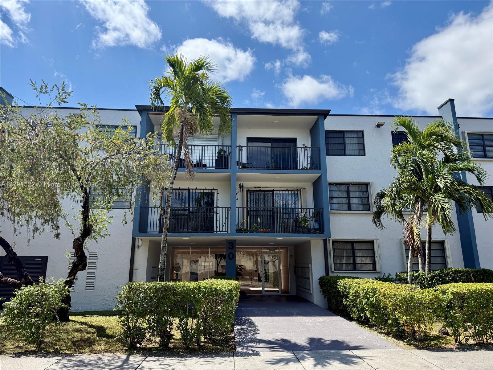 EL JARDIN DE HIALEAH COND - Residential Lease