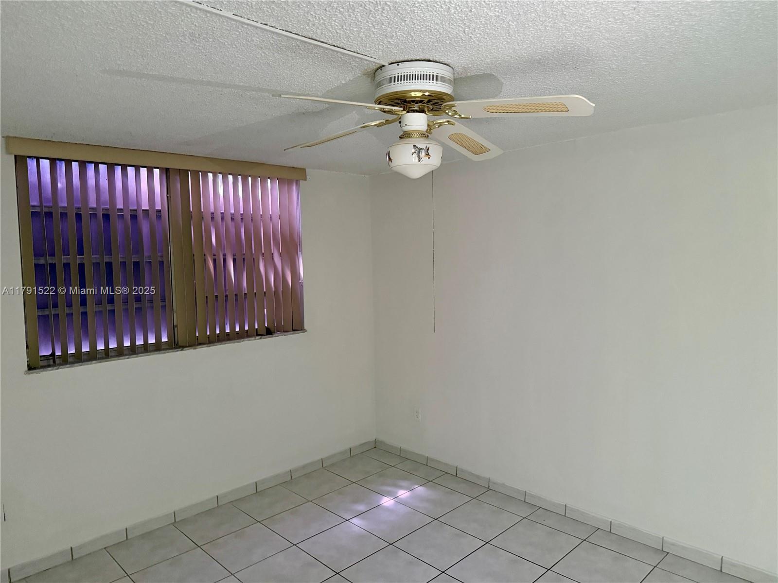 EL JARDIN DE HIALEAH COND - Residential Lease